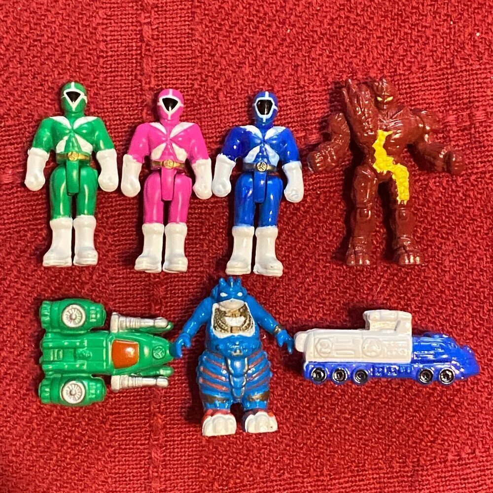 Vintage 90s Micro Power Rangers Figurines